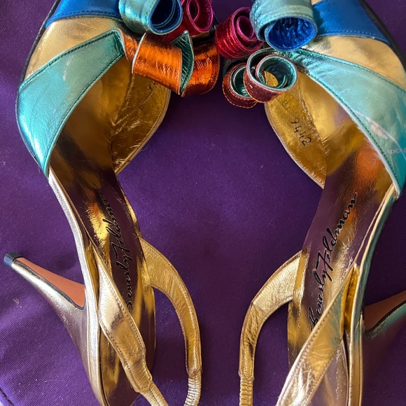 Beverly Feldman  rainbow 🌈 metallic sling back Size 6 shoes 🌟 Excellent 👠 - Picture 6 of 10